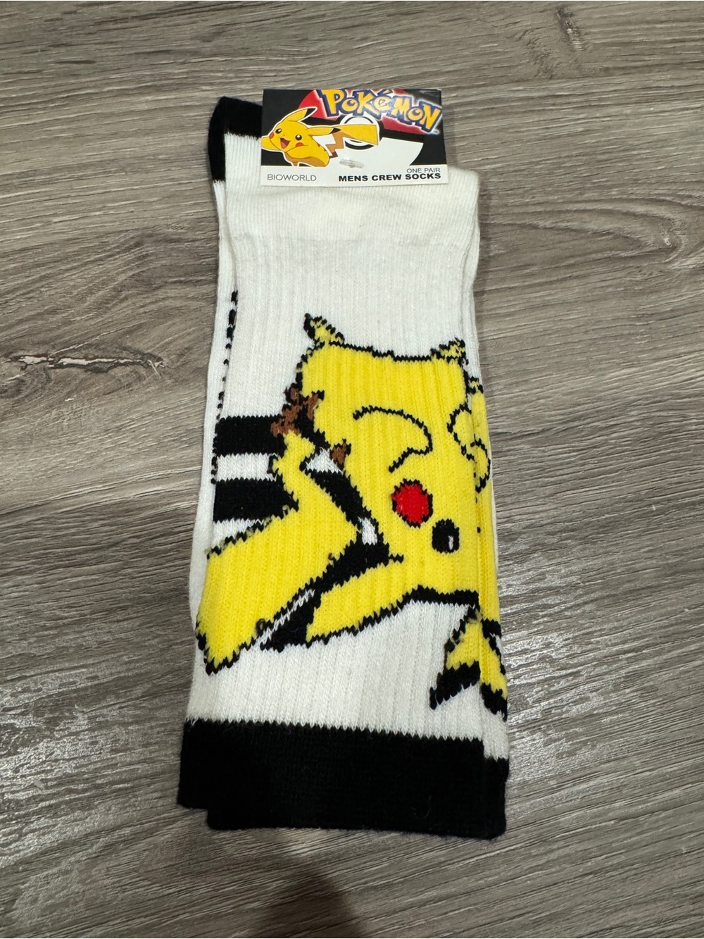Pokémon Pikachu Men’s White and Black Crew Socks New With Tags Size 10-13